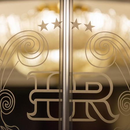 Hotel Rojan スルモナ エクステリア 写真