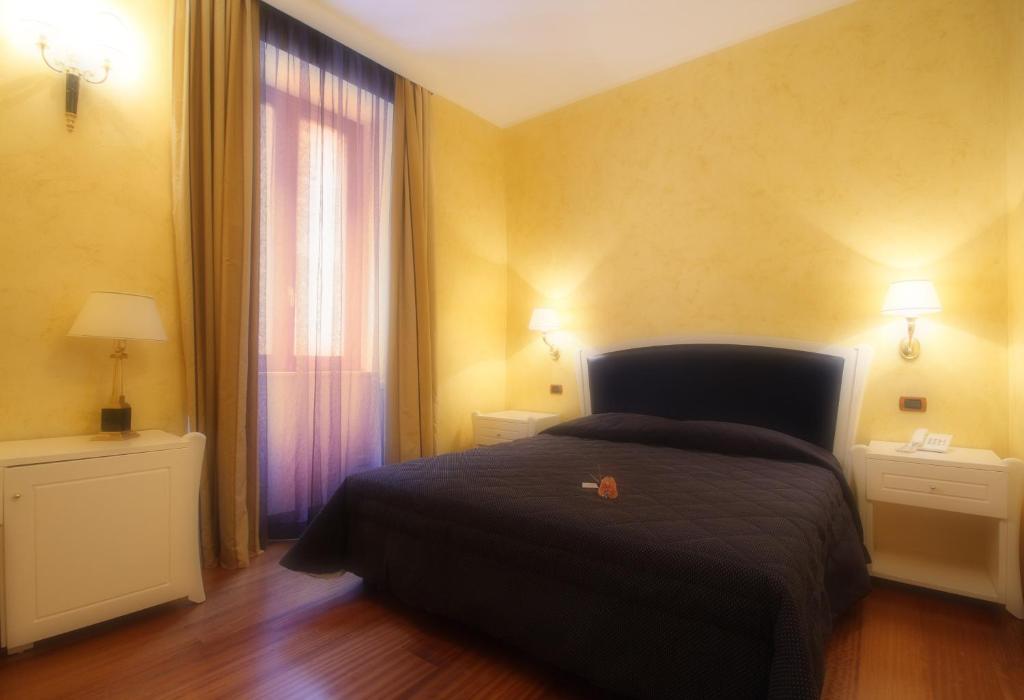 Hotel Rojan スルモナ 部屋 写真