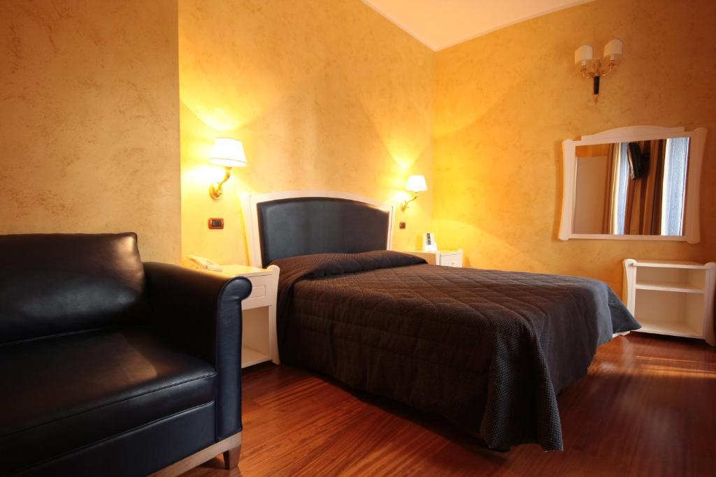 Hotel Rojan スルモナ 部屋 写真