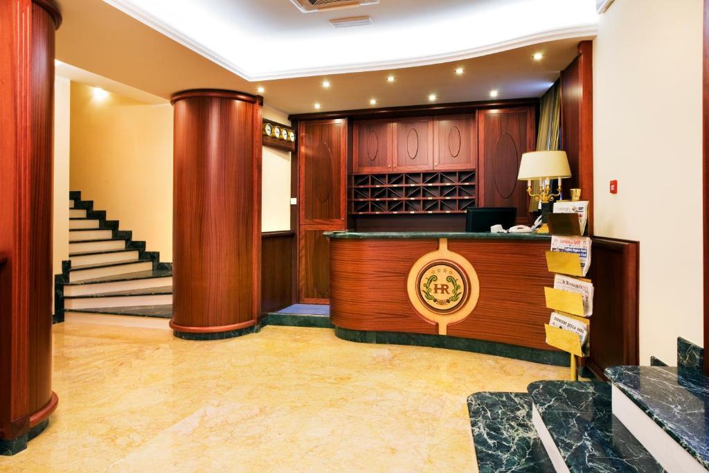 Hotel Rojan スルモナ エクステリア 写真