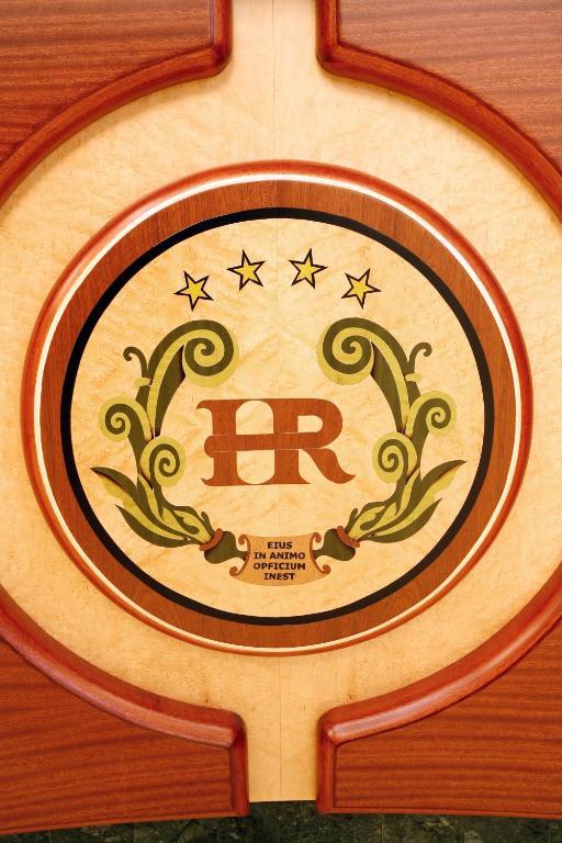 Hotel Rojan スルモナ エクステリア 写真