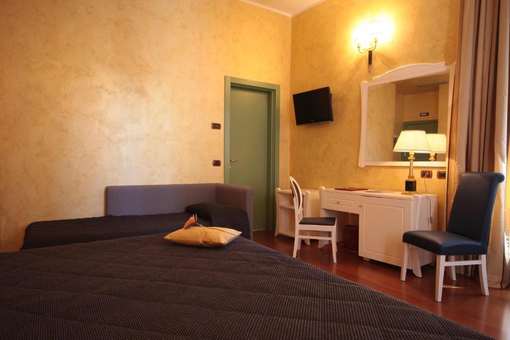 Hotel Rojan スルモナ 部屋 写真