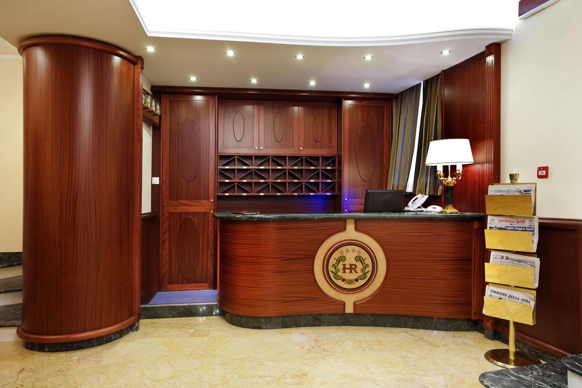 Hotel Rojan スルモナ エクステリア 写真